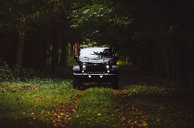 Jeep бросит вызов Range Rover, Porsche и BMW
