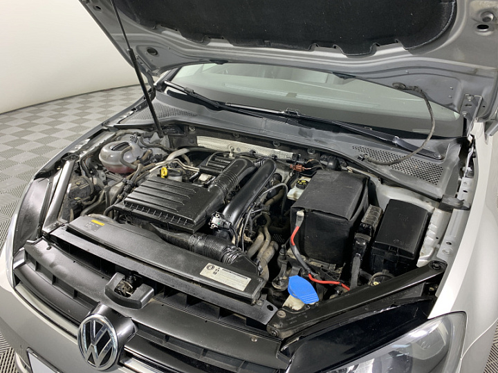 VOLKSWAGEN Golf 1.2, 2013 года, Робот, Серебристый