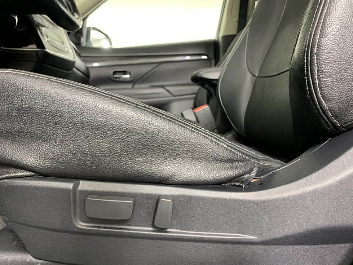 MITSUBISHI Outlander 2.4, 2016 года, Вариатор, БЕЛЫЙ