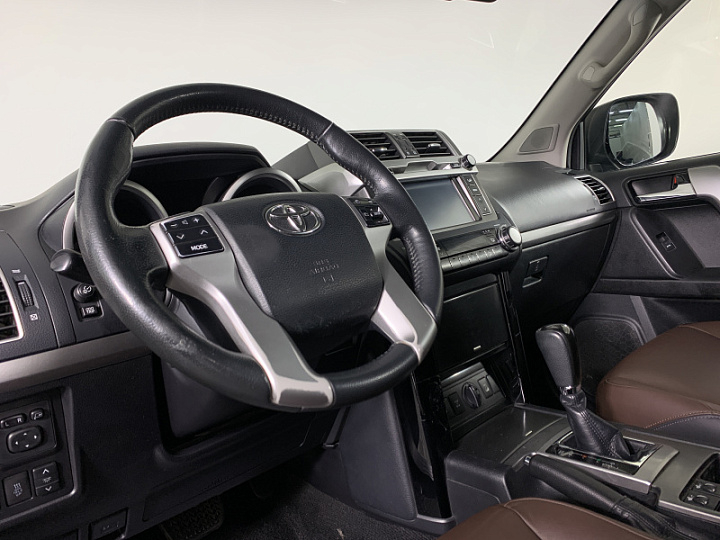 TOYOTA Land Cruiser Prado 2.8, 2017 года, Автоматическая, ЧЕРНЫЙ