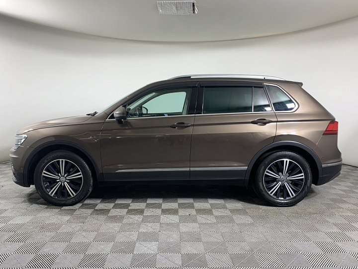 Volkswagen Tiguan 2, 2017 года, Робот, КОРИЧНЕВЫЙ
