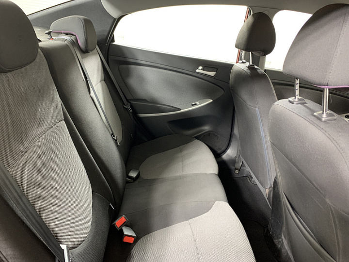 HYUNDAI Solaris 1.4, 2013 года, Автоматическая, Красный гранат