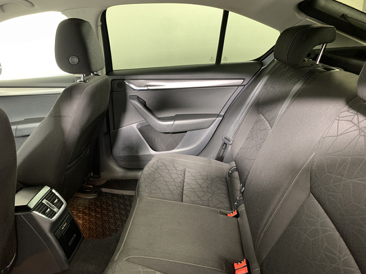 SKODA Octavia 1.4, 2018 года, Робот, ТЕМНО-СЕРЫЙ