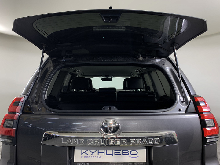 Toyota Land Cruiser Prado 2.8, 2018 года, Автоматическая, Светло серый