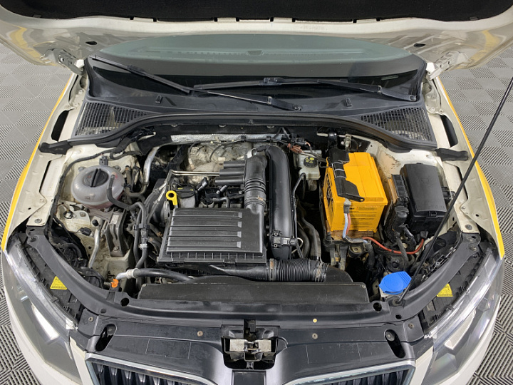 SKODA Octavia 1.2, 2013 года, Робот, БЕЛЫЙ ЖЕЛТЫЙ СЕРЫЙ