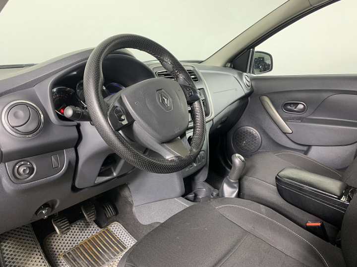 RENAULT Sandero Stepway 1.6, 2015 года, Механика, БЕЖЕВЫЙ