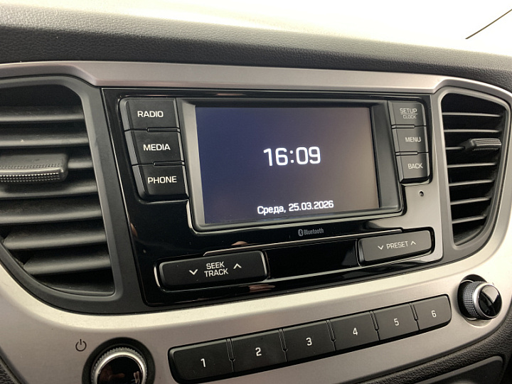 HYUNDAI Solaris 1.6, 2017 года, Автоматическая, Серебристый