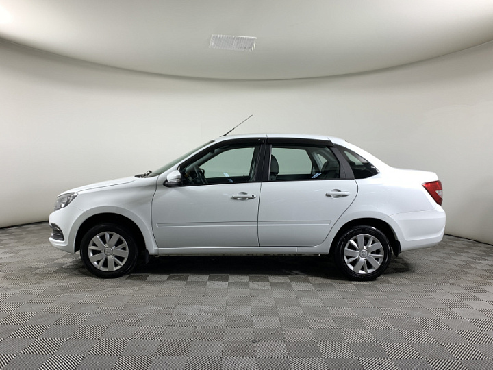 Lada Granta 1.6, 2023 года, Механика, БЕЛЫЙ