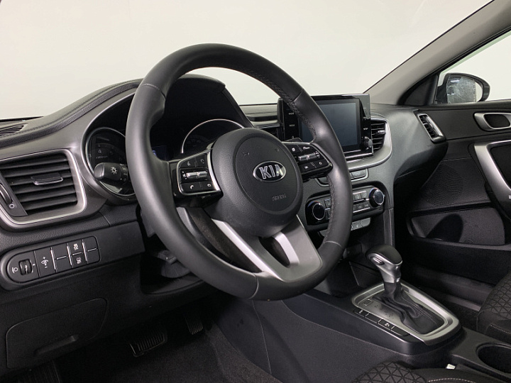 KIA Ceed 1.6, 2020 года, Автоматическая, БЕЛЫЙ