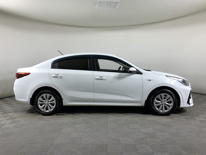 KIA Rio 1.6, 2017 года, Автоматическая, БЕЛЫЙ