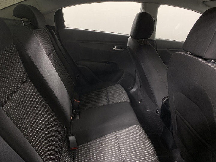KIA Rio 1.6, 2018 года, Автоматическая, БЕЛЫЙ