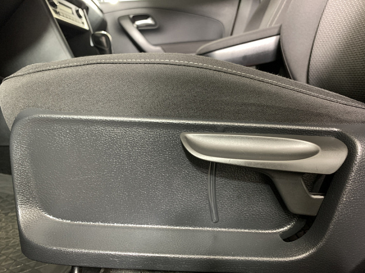 VOLKSWAGEN Polo 1.6, 2016 года, Автоматическая, КОРИЧНЕВЫЙ