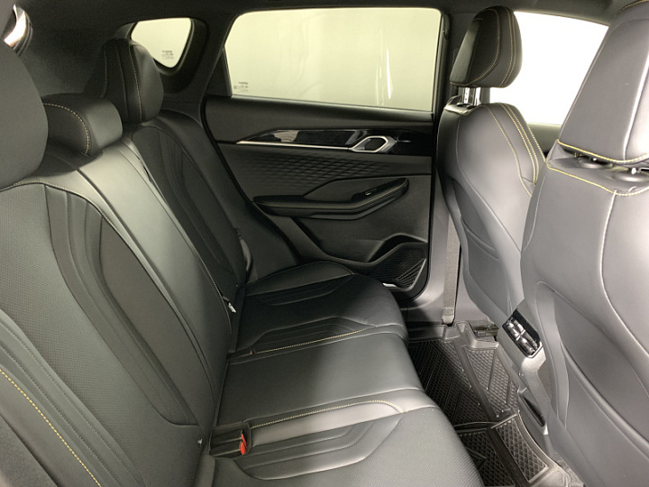 Geely Coolray 1.5, 2026 года, Робот, Белый