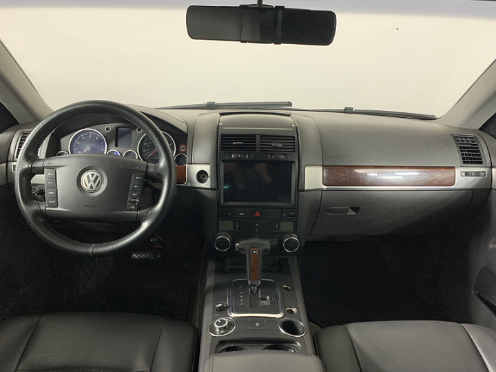 VOLKSWAGEN Touareg 3.2, 2004 года, Автоматическая, Серебристый