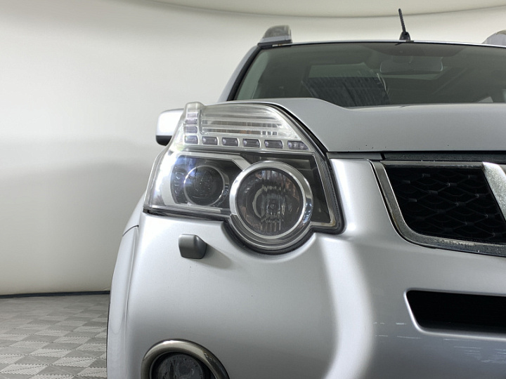 NISSAN X-Trail 2, 2012 года, Механика, Серебристый