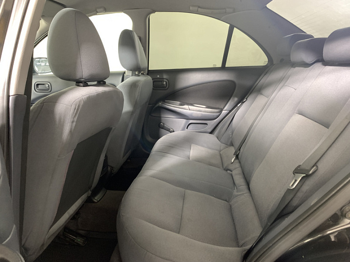 Nissan Almera 1.5, 2005 года, Механика, Черный