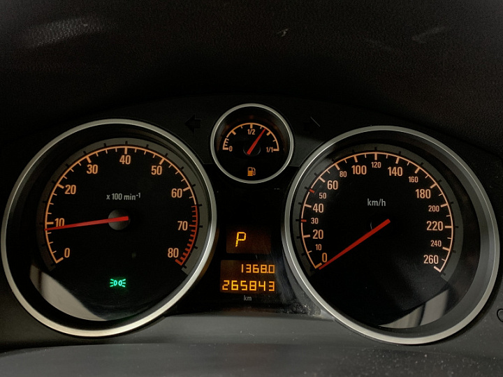 Opel Astra 1.8, 2014 года, Автоматическая, Серебристый
