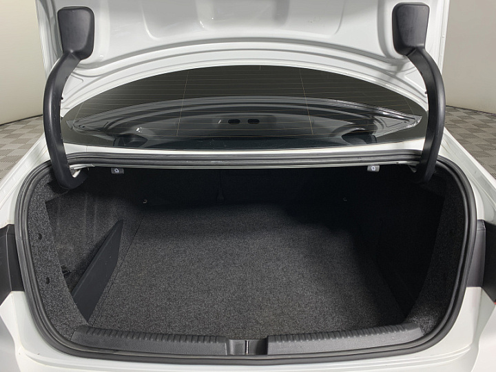 Volkswagen Jetta 1.6, 2016 года, Автоматическая, белый
