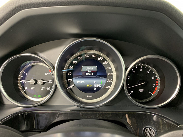 MERCEDES-BENZ E-Класс 2, 2013 года, Автоматическая, БЕЛЫЙ