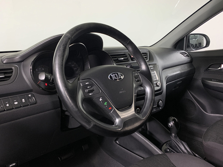 KIA Rio 1.6, 2015 года, Автоматическая, БЕЛЫЙ