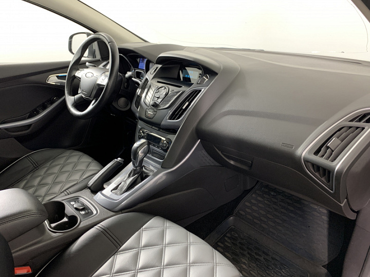 FORD Focus 1.6, 2013 года, Робот, Серо-коричневый