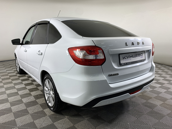 Lada Granta 1.6, 2023 года, Механика, БЕЛЫЙ