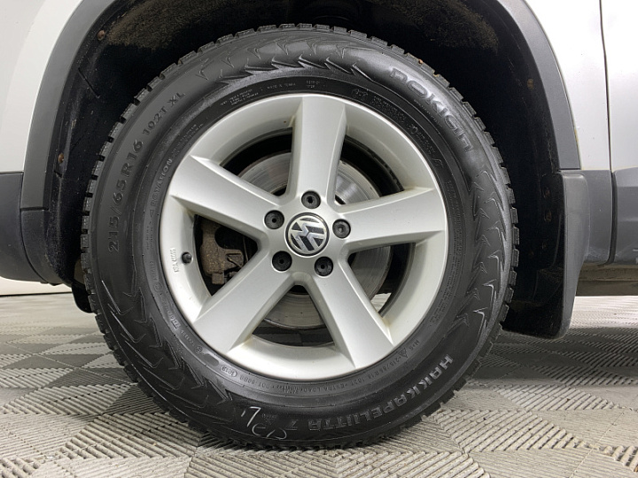 VOLKSWAGEN Tiguan 2, 2009 года, Автоматическая, Серебристый