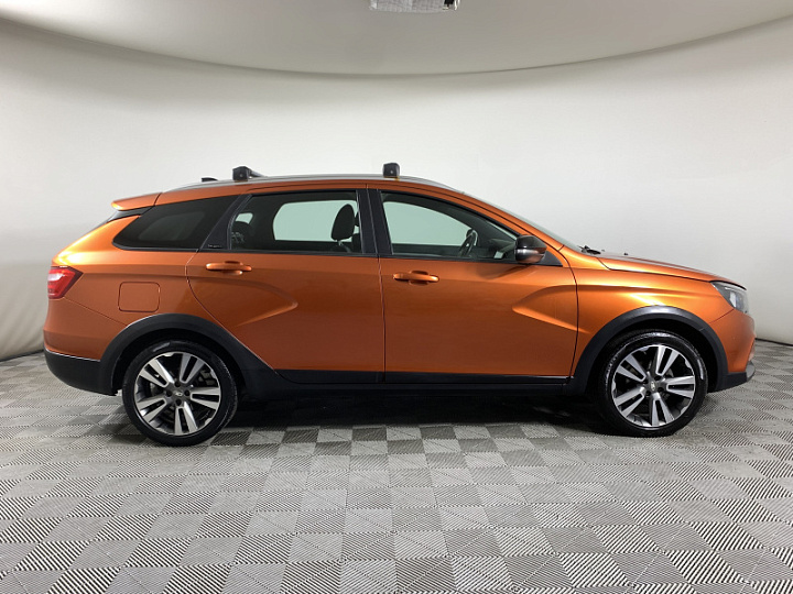 LADA (ВАЗ) Vesta 1.6, 2021 года, Вариатор, Оранжевый