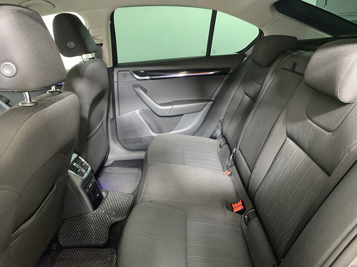SKODA Octavia 1.8, 2018 года, Робот, ТЕМНО-СЕРЫЙ