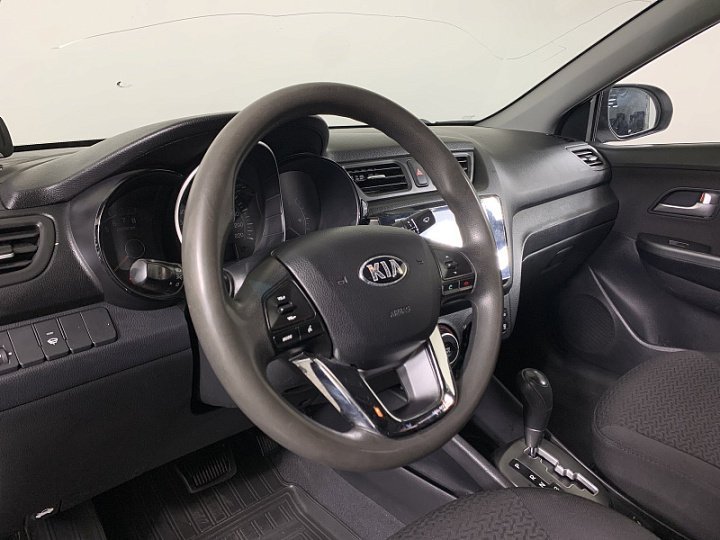 KIA Rio 1.6, 2013 года, Автоматическая, БЕЛЫЙ