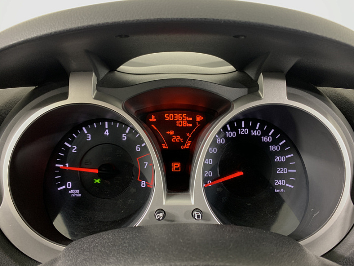 NISSAN Juke 1.6, 2014 года, Вариатор, БЕЛЫЙ
