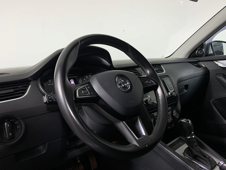 SKODA Octavia 1.8, 2015 года, Робот, БЕЛЫЙ