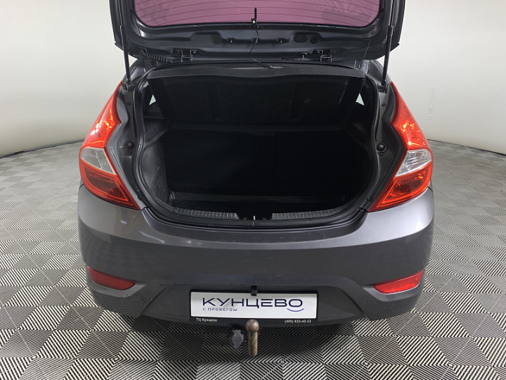 Hyundai Solaris 1.4, 2013 года, Механика, Серый