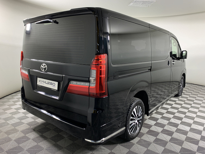 Toyota HiAce 2.8, 2020 года, Автоматическая, Черный