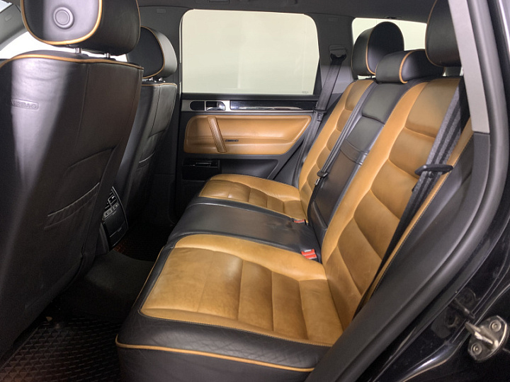 Volkswagen Touareg 3.2, 2006 года, Автоматическая, Черный