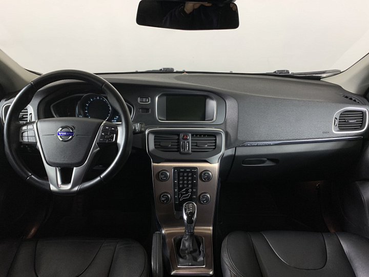 Volvo V40 2, 2014 года, Автоматическая, Черный