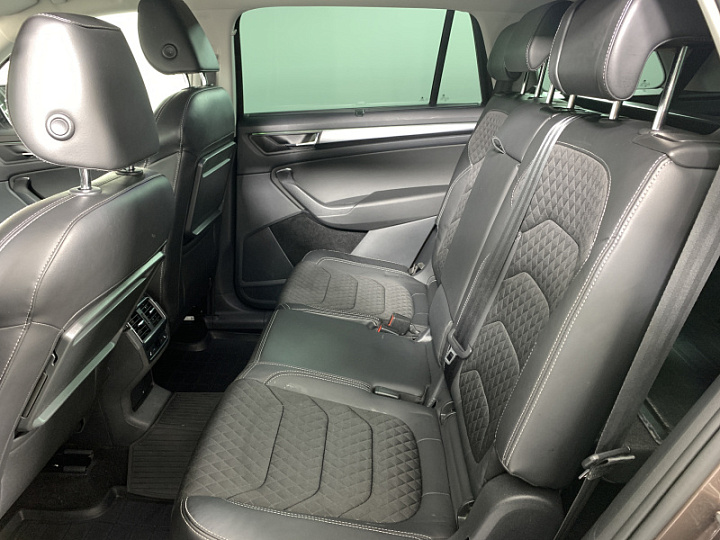 SKODA Kodiaq 2, 2018 года, Автоматическая, КОРИЧНЕВЫЙ