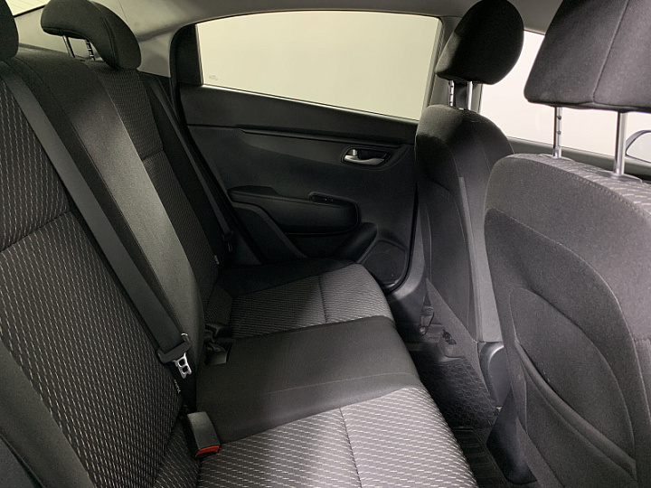 KIA Rio 1.6, 2018 года, Автоматическая, БЕЛЫЙ