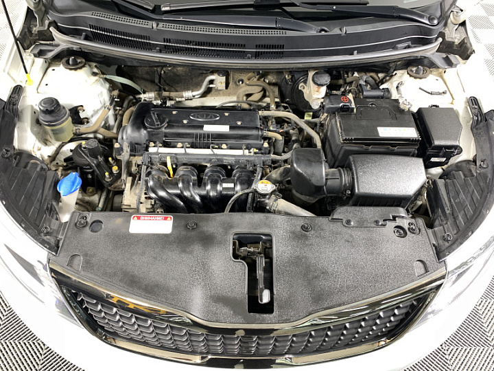 KIA Rio 1.6, 2015 года, Механика, БЕЛЫЙ