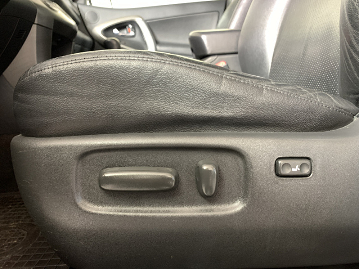 TOYOTA RAV4 2, 2009 года, Автоматическая, КРАСНЫЙ