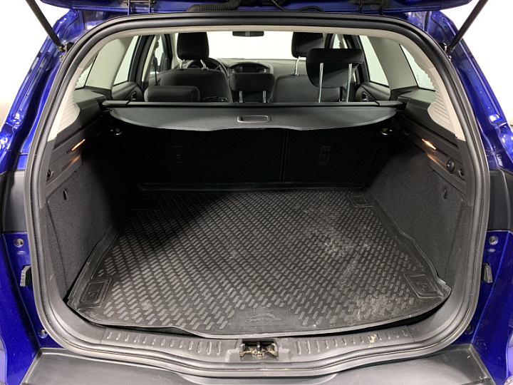FORD Focus 1.6, 2015 года, Робот, СИНИЙ