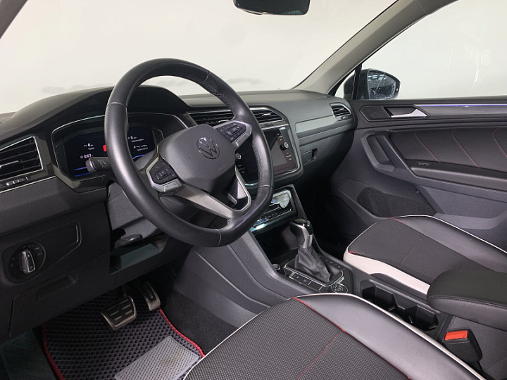 Volkswagen Tiguan 1.4, 2022 года, Робот, Серый