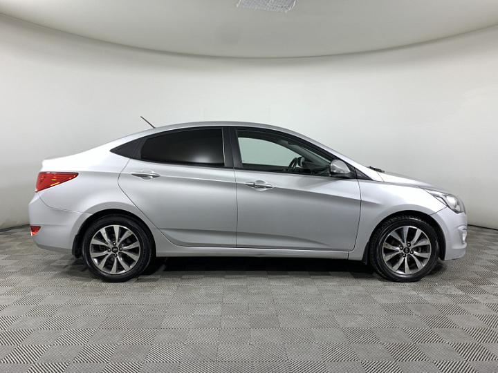 HYUNDAI Solaris 1.6, 2016 года, Автоматическая, Серебристый