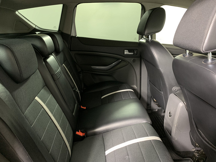 Ford Kuga 2, 2012 года, Робот, Серебристый
