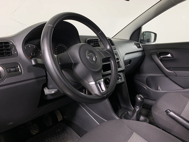 VOLKSWAGEN Polo 1.6, 2012 года, Механика, Серебристо-желтый