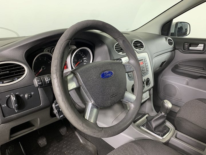 FORD Focus 1.6, 2010 года, Механика, Серебристый