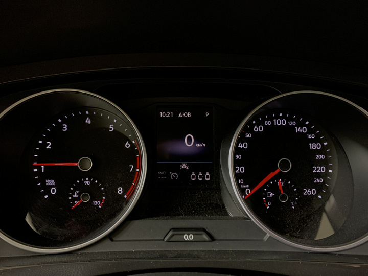 Volkswagen Tiguan 1.4, 2021 года, Робот, Серый