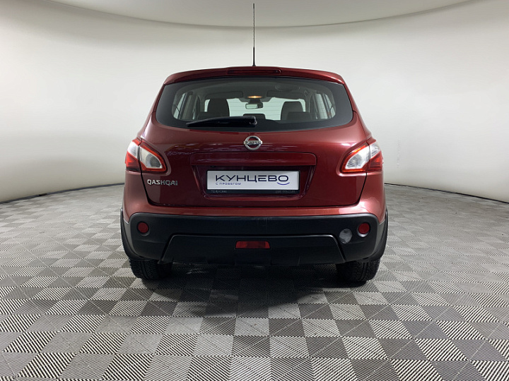 NISSAN Qashqai 2, 2011 года, Механика, КРАСНЫЙ