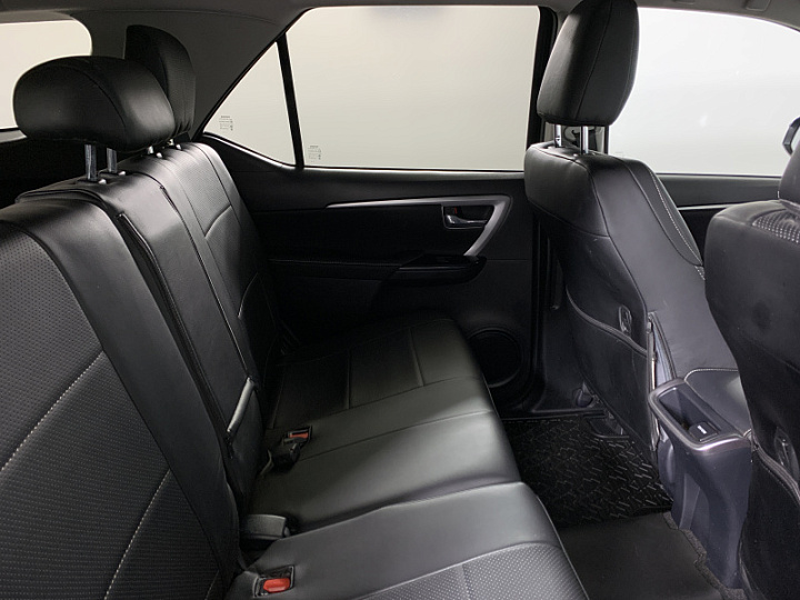 TOYOTA Fortuner 2.8, 2021 года, Автоматическая, ЧЕРНЫЙ