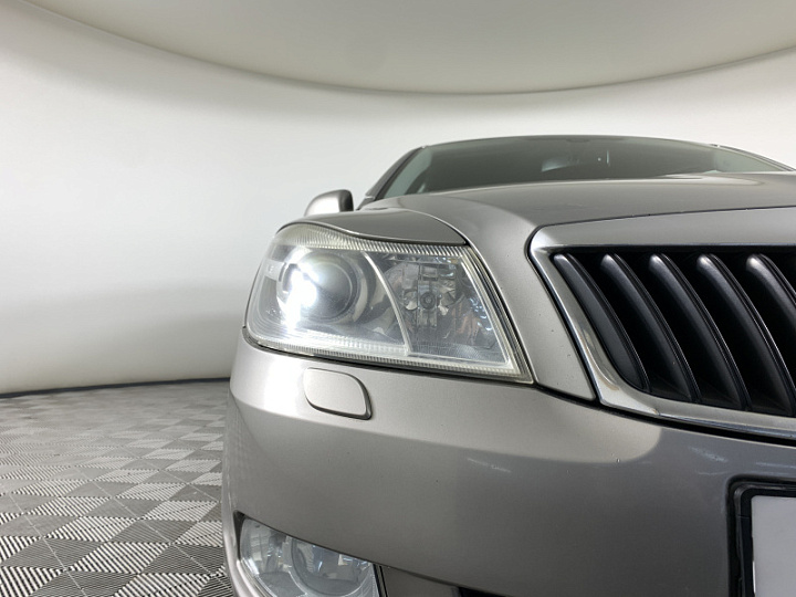 SKODA Octavia 1.8, 2010 года, Робот, СЕРЫЙ